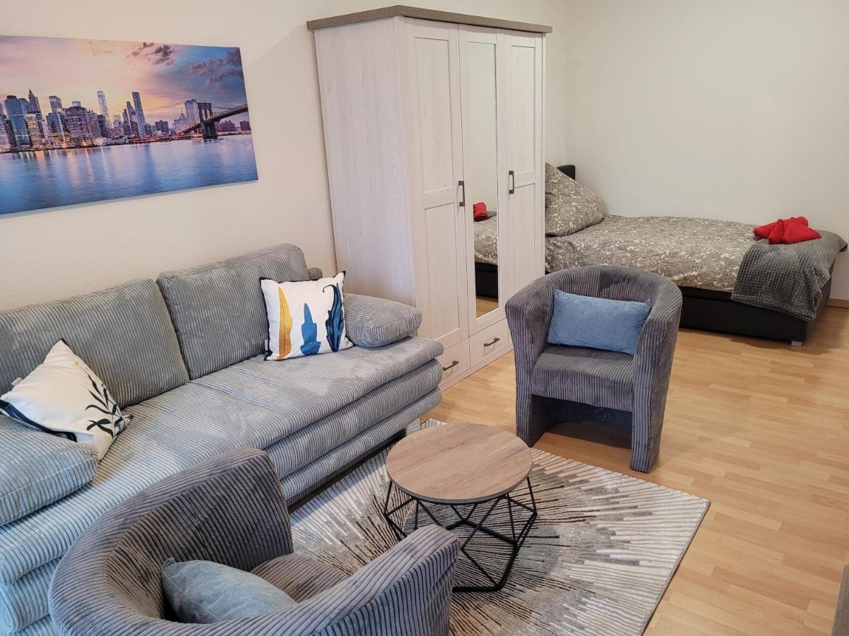 Wohnung In Oberhausen: Zentral & Ruhig, Eigener Eingang オーバーハウゼン エクステリア 写真