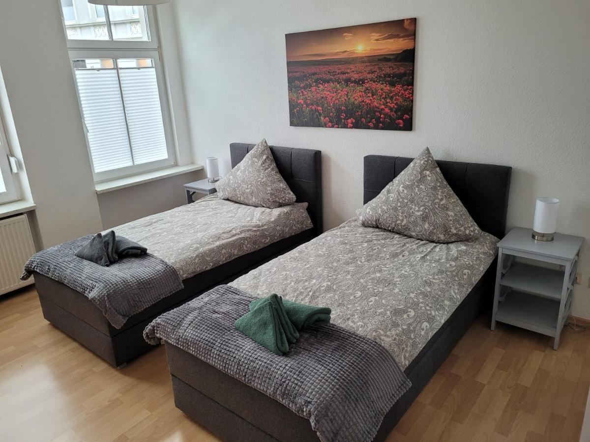 Wohnung In Oberhausen: Zentral & Ruhig, Eigener Eingang オーバーハウゼン エクステリア 写真
