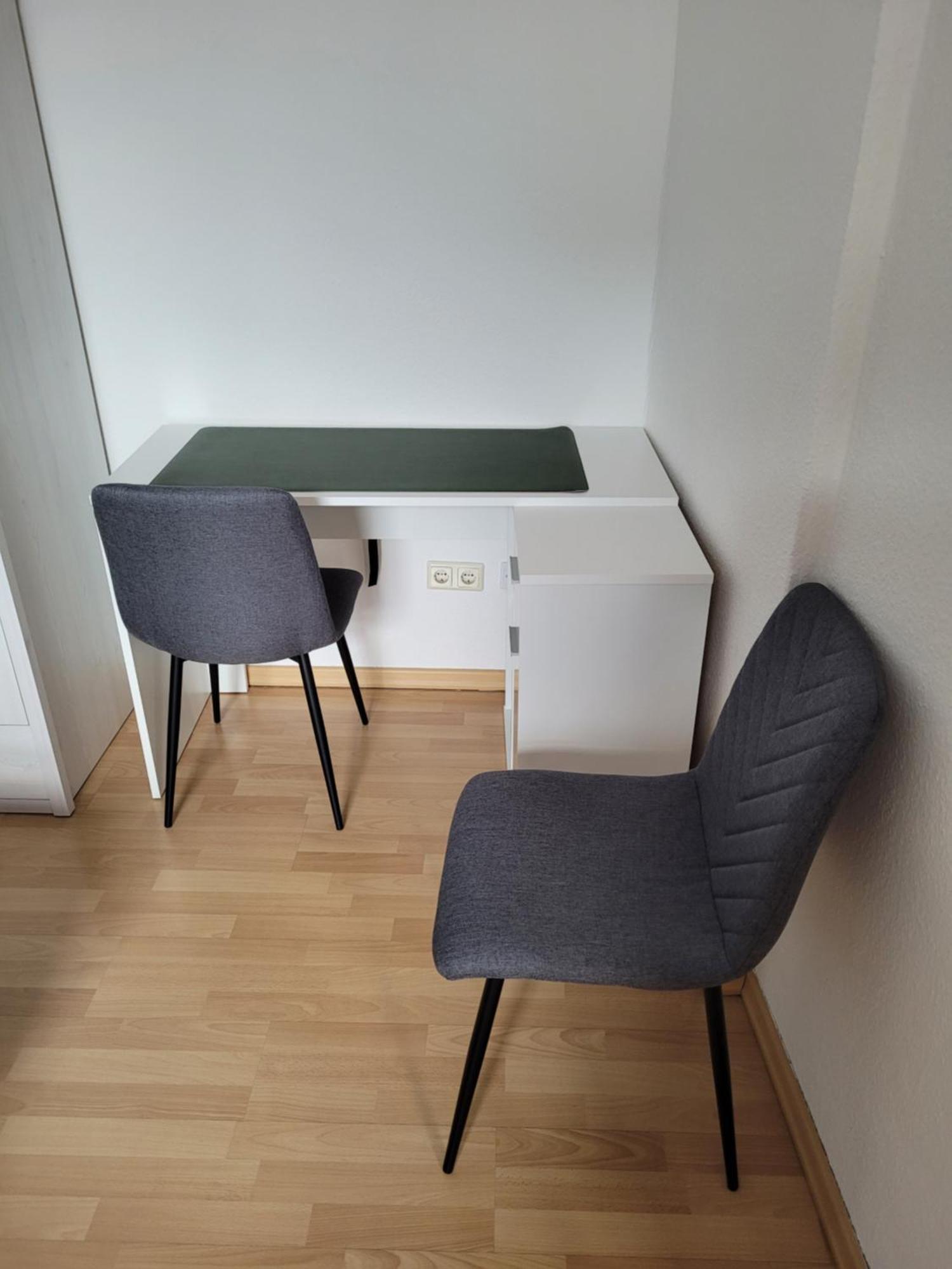 Wohnung In Oberhausen: Zentral & Ruhig, Eigener Eingang オーバーハウゼン エクステリア 写真