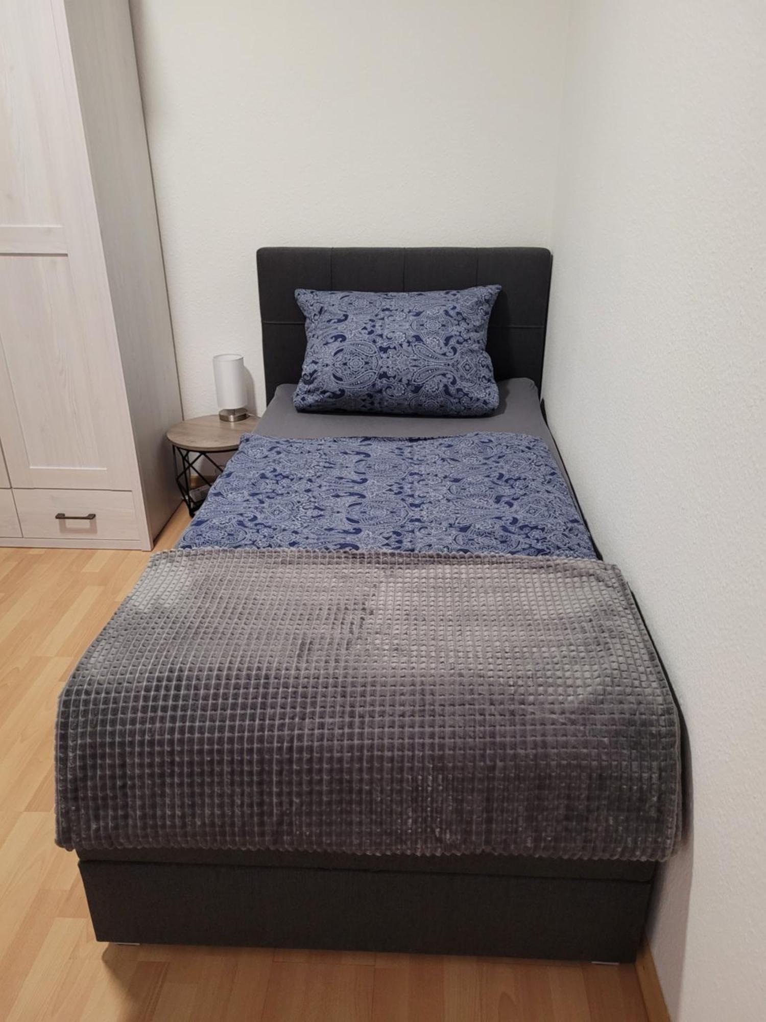 Wohnung In Oberhausen: Zentral & Ruhig, Eigener Eingang オーバーハウゼン エクステリア 写真